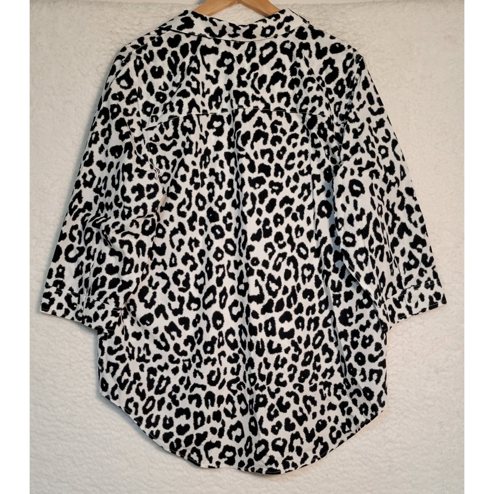 CHICOS Women's No Iron Cotton Blouse Shirt Size 3 Long Sleeve Animal Print 0966 - Picture 2 of 6